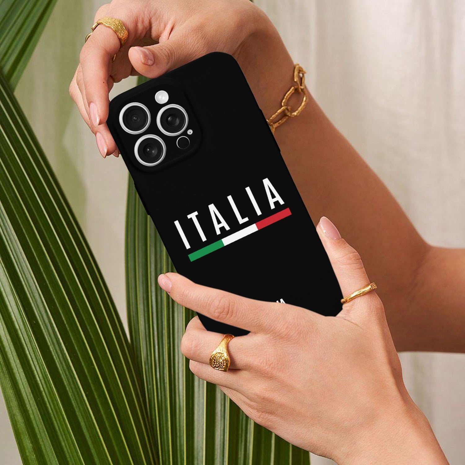Italy Black Phone Case iPhone 15 Pro (Lens Protective) – Italiadistrict.com Italy Black Phone Case iPhone 15 Pro (Lens Protective) – Italiadistrict.com